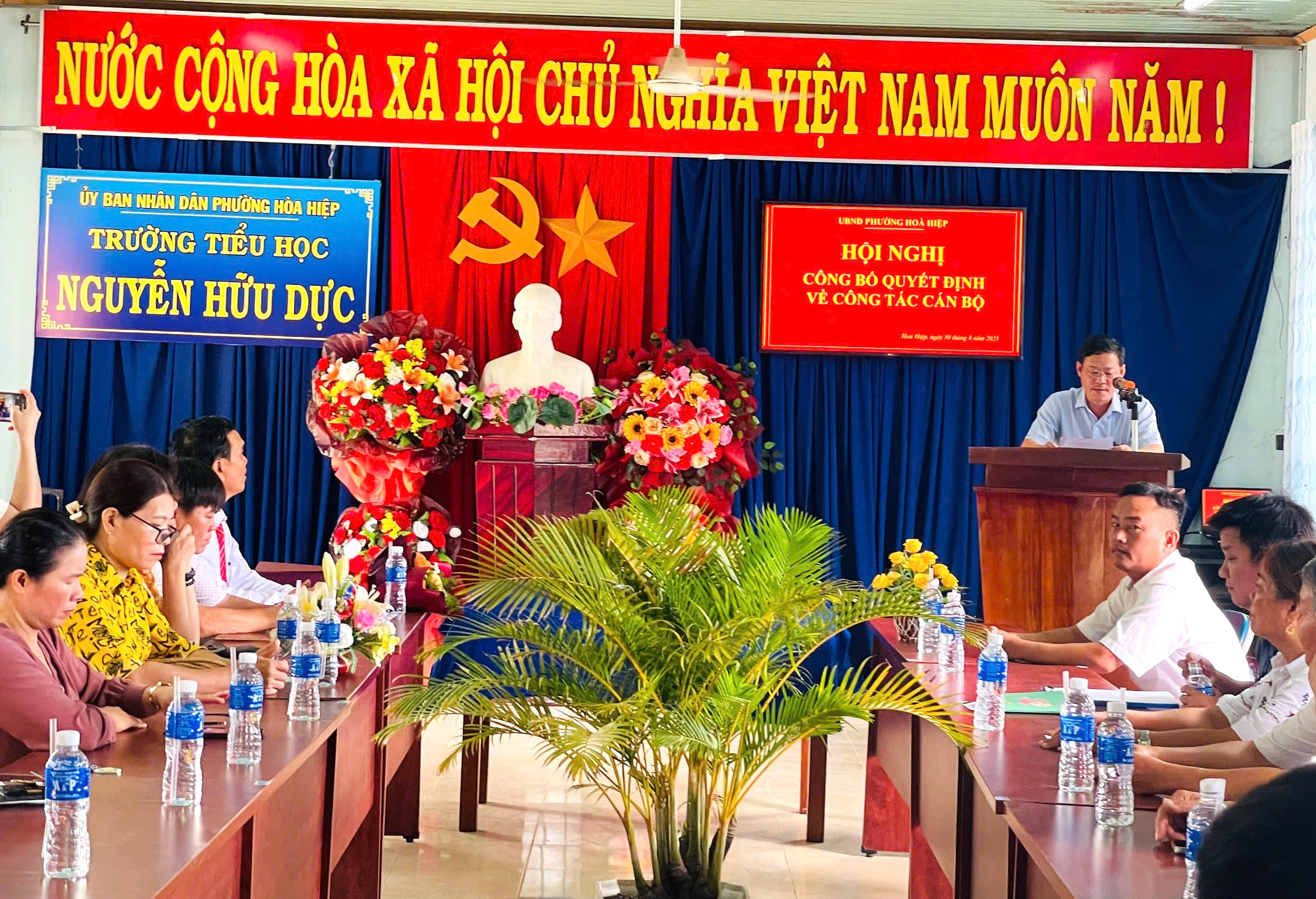 UBND phường Hòa Hiệp công bố quyết định điều động, bổ nhiệm cán bộ quản lý tại Trường Tiểu học Nguyễn Hữu Dực